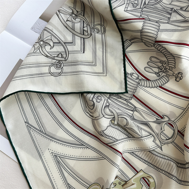 40% Silk 60% Wool Scarf 135x13 - огляд і ціна Sewing Hemming