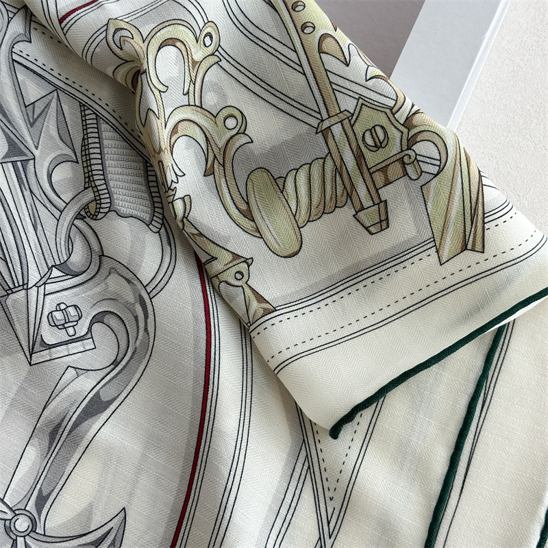 40% Silk 60% Wool Scarf 135x13 - огляд і ціна Sewing Hemming
