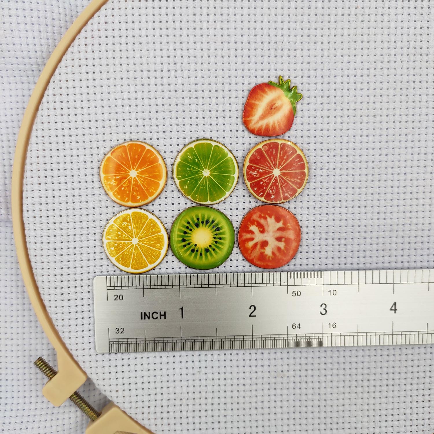 Fruit Needle Minder Magnetic K - огляд і ціна Sewing Pin Cushion